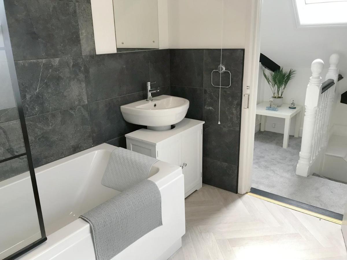 The Beach Hut - 1 Bedroom Apartment Near The Beach Bournemouth Exterior foto